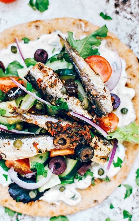 Greek Pita With Sardines {Fish High in Omega-3} Mediterranean Sardines, Sardine Recipes Canned, Greek Pita, Sardine Recipes, Homemade Tzatziki, Pescatarian Recipes, Mediterranean Diet Recipes, Heart Healthy Recipes, Fresh Veggies