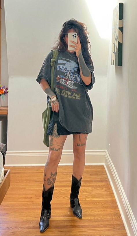 Oversized Shirt As Jacket, Cowgirl Boots Alternative Outfit, Grunge City Outfits, Boho Rocker Chic Style Summer, Weekend Day Outfit, Comfortable Night Out Outfit, Elevated Grunge Style, Goth Granola Aesthetic, Beer Shirt Outfit