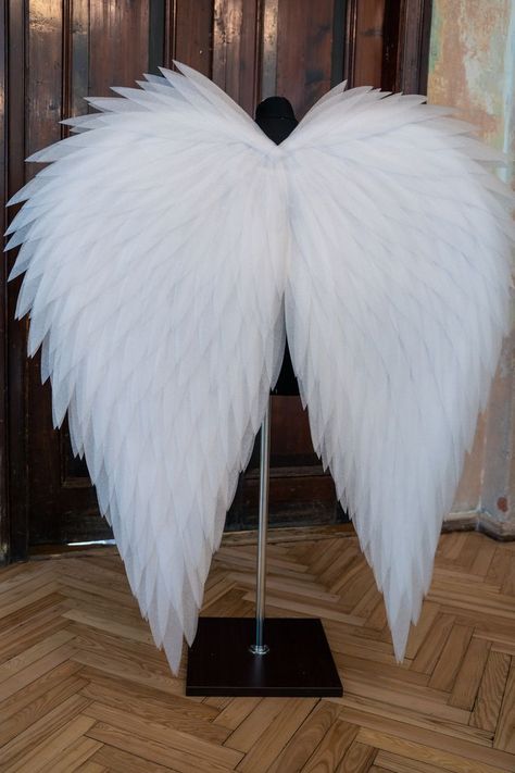 Halloween Wings, Angel Wings Costume, Diy Wings, Bright Pillows, White Angel Wings, Photoshoot Props, White Angel, White Wings, Wings Costume