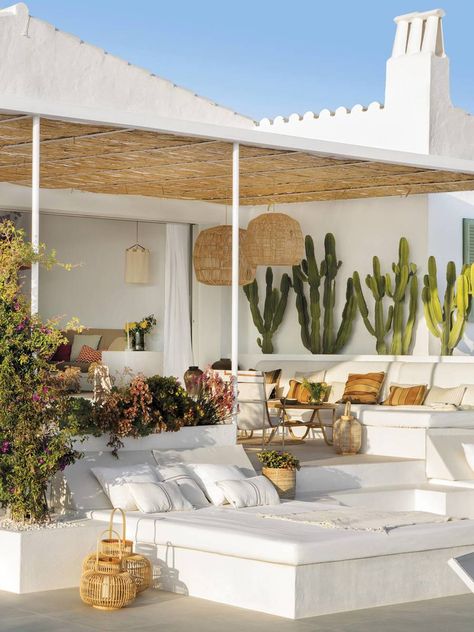 Boho Patio, Small Balcony Ideas, Boho House, Mediterranean Home, Spanish House, Pergola Designs, Balcony Ideas, Cozy Decor, Backyard Patio Designs