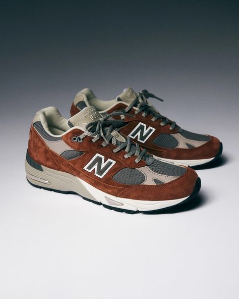 Constructed for comfort and style, the MADE in UK 991v1 'Underglazed' features a classic ABZORB midsole, providing a comfortable cushion. Available online or in-store now. New Balance 991, Polo Sport Ralph Lauren, Right To Privacy, Shoe Inspo, Balance Shoes, Creative Packaging, New Balance Shoes, Man Style, Affordable Luxury