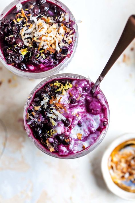 Summery Foods, Coconut Milk Chia Pudding, Chia Seed Breakfast Pudding, Chia Seed Breakfast, Breakfast Pudding, Chia Recipes, Raw Treats, Jar Meals, Chia Recipe