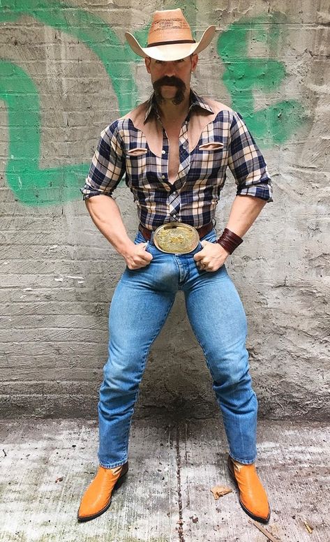 Aesthetic Hombre, Hot Cowboy, Black Cowboy Boots Outfit, Outfit Vaquero, Male Jeans, Boots Outfit Men, Western Outfits Men, Cowboys Men, Handsome Older Men