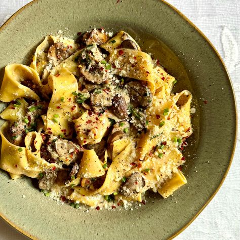 Truffled Mushroom Pappardelle - Taste With The Eyes Parpadelle Recipes, Mushroom Pappardelle, Truffle Pasta, Truffle Mushroom, White Truffle Oil, Truffle Oil, White Truffle, Mushroom Sauce, Mushroom Chicken