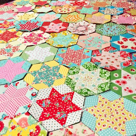 Diamond Star EPP Quilt in Progress at Three Owls Handmade Smitten Quilt, Tula Nova, Hexi Quilt, Temperature Quilt, Epp Quilt, Millefiori Quilts, Hexie Quilts, Hand Piecing, Paper Pieced Quilts