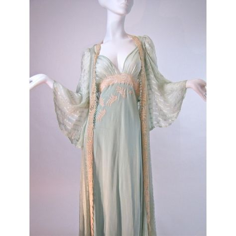 Gaun Abad Pertengahan, Nightgown And Robe, Bridal Trousseau, Peignoir Sets, Lingerie Vintage, Night Gowns, Vintage Nightgown, 1930s Fashion, Fantasy Dress