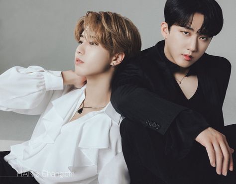 binsung archive ⚡️ on Twitter: "i removed the bigger writings so here’s changbin and jisung for cawaii men clear version ♡… " Skz Modeling, Kids Board, Stray Cat, Body Poses, Han Jisung, Reality Show, K Idols, Lee Know, Boy Bands