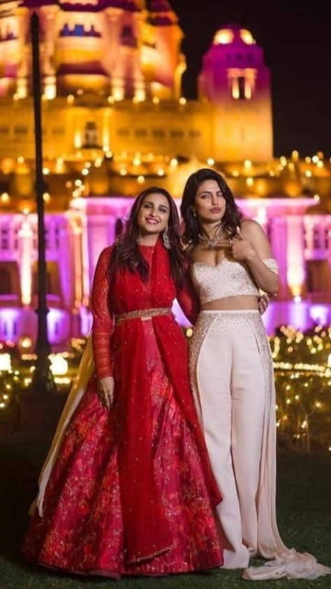 Parineeti Chopra Marriage, Reception Dress Ideas Indian For Sister, Ring Ceremony Outfit For Sister, Sangeet Lehenga Sisters, Wedding Sister Dress Indian, Dresses For Sisters Wedding, Priyanka Chopra Indian Wear, Wedding Dresses Sister, Wedding Wear For Sister Indian