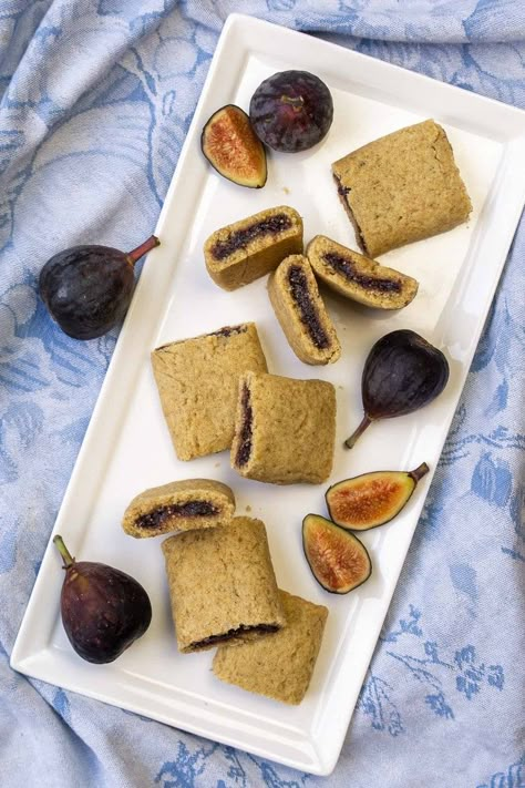 Fresh Fig Newton Cookies • Curious Cuisiniere Fig Newtons With Fresh Figs, Fresh Fig Newton Recipe, Fig Newton Bars, Fig Recipes Fresh, Fig Newton Recipe, Fig Ideas, Figs Recipes, Homemade Fig Newtons, Fig Rolls