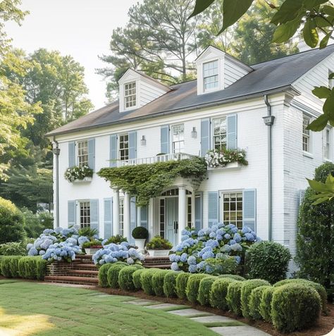 All Posts • Instagram Classic American Home Exterior, American Houses Exterior, Old Big House, American Homes Exterior, Raised Ranch Exterior, Brookie Yancey, Classic American Home, Painted Brick Exteriors, Victorian Homes Exterior