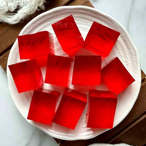 This finger jello is firm and jiggly and extremely easy to make. You only need 2 ingredients. Click for the full recipe! Mango Bango, Finger Jello, Peanut Butter Chicken Recipe, Beef Tips And Noodles, Jello Mold Recipes, Mango Sago, Jello Recipe, Peanut Butter Chicken, Chinese Buffet