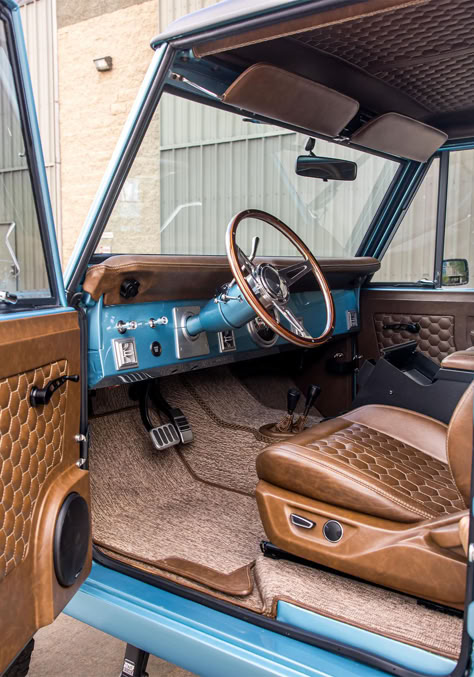 1972 Ford Bronco Custom Car Interior Restored Ford Bronco, Classic Cars Interior, Vintage Ford Bronco Interior, Ford Bronco Overland, Ford Truck Interior, Ford Bronco Interior, Bronco Interior, Ford Bronco Concept, Ford Bronco Custom