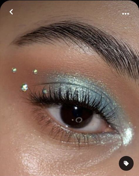 Alien Makeup, Concert Makeup, Vampire Bride, Silver Makeup, Prom Eye Makeup, Formal Makeup, Glitter Eye Makeup, Eye Makeup Pictures, Ethereal Makeup