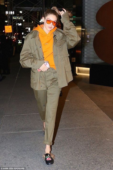 Gigi Hadid Dress, Orange Glasses, Fasion Outfits, Sweater Hat, March 30, Hoodie Outfit, Gigi Hadid, Sweater Weather, American Style