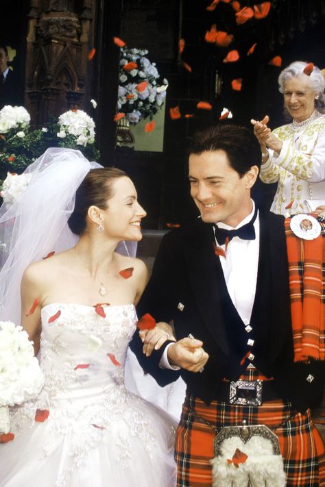 Charlotte and Trey (SATC) Trey Macdougal, Famous Wedding Dresses, Tartan Wedding, Tv Weddings, Charlotte York, Fleur Delacour, Kyle Maclachlan, Kristin Davis, Iconic Weddings