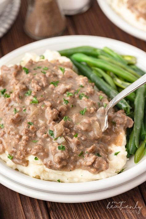 Hamburger Pea Gravy, Turkey Burger And Gravy, How To Make Hamburger Gravy, Hamburger Gravy Recipe Easy, Hamburger Gravy Over Mashed Potatoes, Hamburger Gravy Recipe, Hamburger Gravy, Easy Gravy Recipe, How To Make Hamburgers