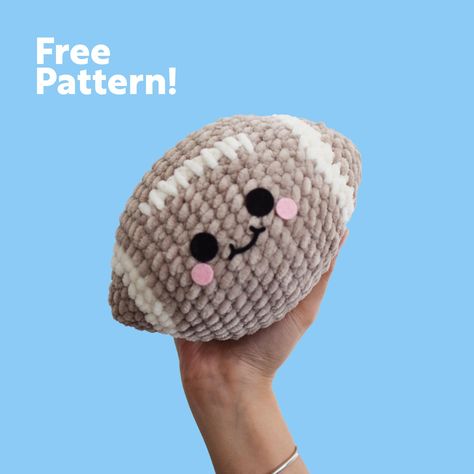 The first pattern of the year and it is FREE! 🤍 If you know any football fans (or you are one!), you're just in time to make the perfect gift for this Sunday! The Touchi Pattern is ready for the game! 🏈 Find the free pattern on my Ko-fi or Ribblr page! (Links in my bio!) 🥰 Have a wonderful day and enjoy the pattern! 🤍 Football Amigurumi Free Pattern, Free Football Crochet Patterns, Football Crochet Pattern, Popular Free Crochet Patterns, Football Crochet Pattern Free, Crochet Football Pattern Free, Football Amigurumi, Beginner Amigurumi Pattern Free, Jellycat Crochet