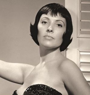 One of my favorite singers-Keely Smith! Keely Smith, Louis Prima, Popular Bands, 1 December, Rock Artists, Pop Rock Bands, Top Music, December 16, Jazz Blues