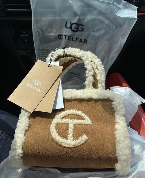 Ugg Bag, Girly Bags, Pink Girly Things, Luxury Purses, Girly Accessories, Fancy Bags, Pretty Bags, Cute Purses, Cute Bags