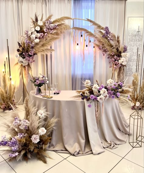 Purple Boho Wedding Decor, Boho Purple Wedding, Brides Table, Bride Floral, Gold Party Decorations, Grass Wedding, Flower Arrangements Simple, Wedding Stage Decorations, Boho Wedding Decorations