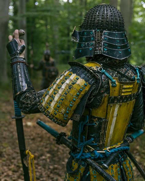 Ronin of the wastes — wastelandpirate Light Samurai Armor, Post Apocalyptic Samurai, Samurai Aesthetic, Ninja Armor, Armor Template, Real Samurai, Fantasy Samurai, Armor Inspiration, Japanese Armor