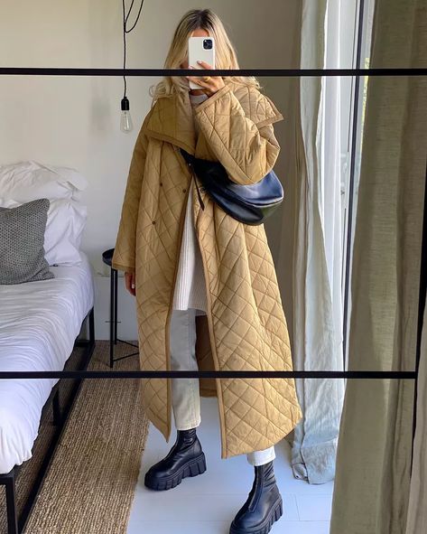 Georgina Lennon, Chica Chola, Winter Mode, Going Viral, Clipuri Video, Looks Street Style, Winter Fits, Brunch Outfit, Quilted Coat