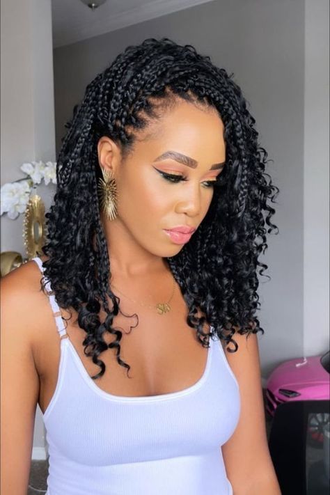 Mid Back Braids For Black Women, Curly Box Braids Hairstyles, Braided Styles For Black Women, Short Braid Styles, Cute Crochet Hairstyles, Short Braids For Black Women, Short Crochet Braid Styles, Braid Hair Dos, Ghana Braid Styles