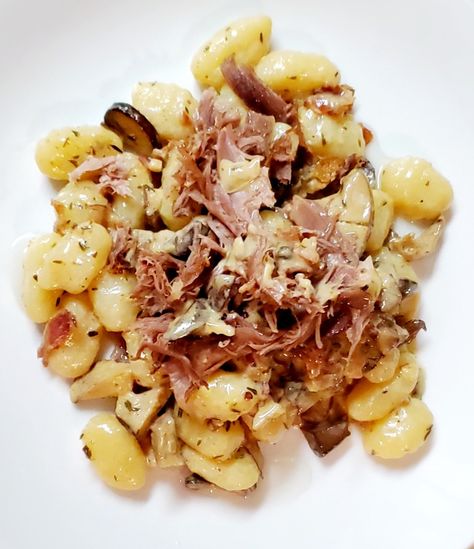 White Truffle And Duck Gnocchi W/Pancetta And Wild Mushrooms Truffle Gnocchi, How To Cook Gnocchi, Truffle Mushroom, Duck Confit, Wild Duck, Fancy Dinner Party, Gourmet Meals, Gnocchi Recipes, Duck Recipes