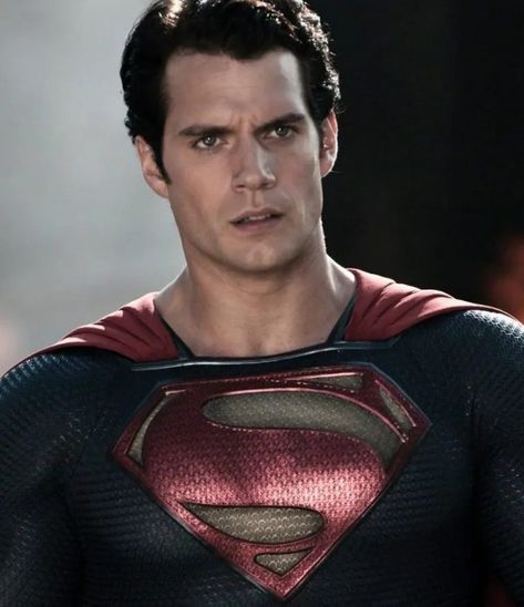 What Is Henry Cavill’s Net Worth + Cool Facts About Him Henry Cavill Girlfriend, Natalie Viscuso, Superman Pictures, Charles Brandon, Henry Cavill News, Superman Artwork, Supergirl Superman, Superman Man Of Steel, Dc Comics Superheroes