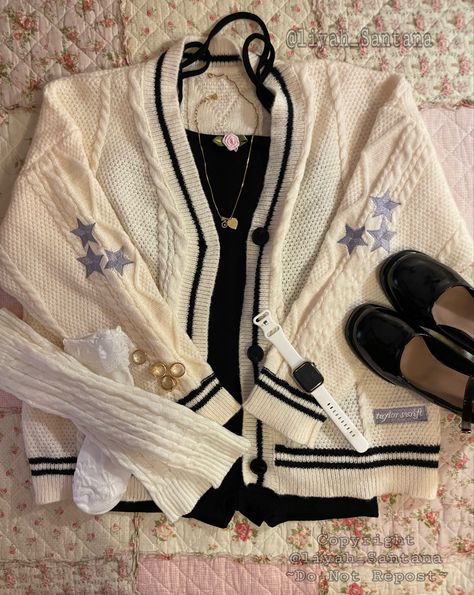 Taylor Swift Folklore Outfits, Folklore Outfit Ideas, Taylor Swift Sweater, Romper Outfit Ideas, Outfits Taylor Swift, Folklore Outfit, Cardigan Taylor Swift, Taylor Swift Cardigan, Frasier Sterling