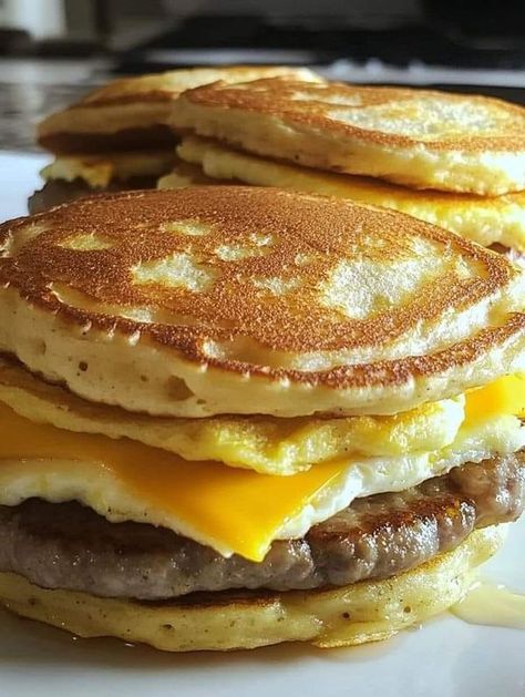 🥞Pancake breakfast sandwiches. Pancake... - Clementine Rainey Pancake Dessert, Sliced Cheese, Flavored Pancakes, Sausage Patties, Pancake Breakfast, Patties Recipe, Sausage Patty, Homemade Pancakes, Refreshing Desserts