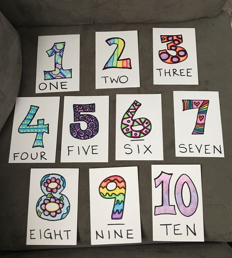 DIY number flashcards for toddlers to make learning more fun!! Diy Number Flashcards, Diy Letter Flashcards, Diy Abc Flashcards, Diy Alphabet Flashcards, Diy Flashcards For Toddlers, Animal Games For Toddlers, Flash Cards Diy, Diy Flashcards, Farm Animals Art