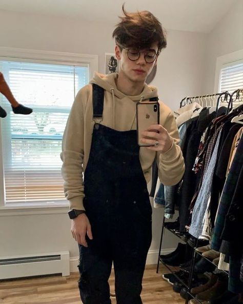 Cover up, internet find If you want this project to... Black Overalls Outfit Grunge, Twink Aesthetic Outfits, Outfits Hombre Juvenil Aesthetic, Black Overalls Outfit, Trendy Boy Outfits, Aesthetic Grunge Outfit, Black Overalls, Clothes Pictures, Streetwear Men Outfits