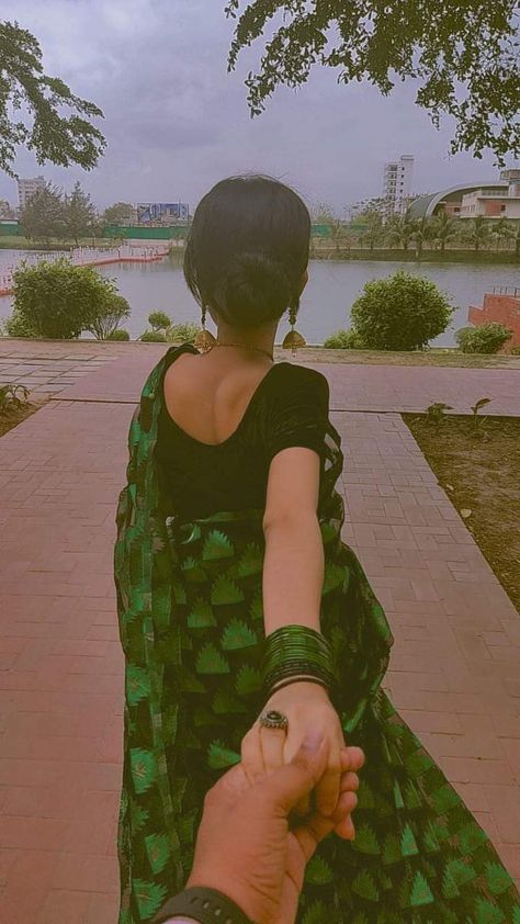 Green saree, black backless velvet blouse, bun jhumka, couples, blqck bangles, indian aesthetic. Hide Pose, Mens Photography, Sita Ramam, Radha Beauty, Cow Photos, Couple Silhouette, Instagram Dp, Kannada Movies, Aesthetic Couple