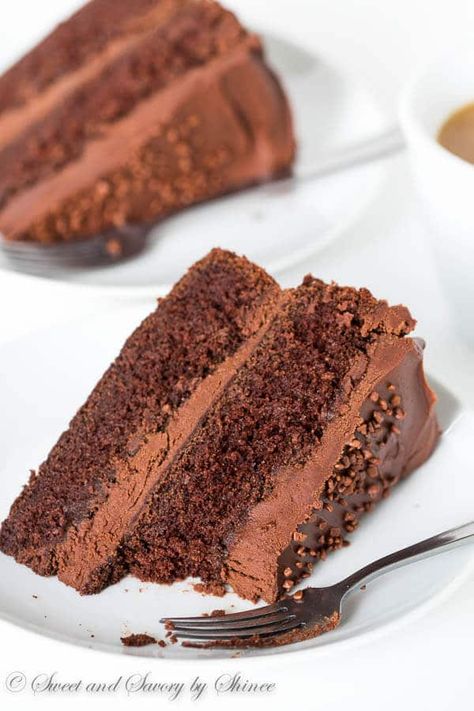 Ina's rich chocolate cake with generous mocha frosting is undeniably one of the best chocolate cakes out there! That mocha frosting is what really makes this cake! Mocha Frosting Recipe, Ina Garten Chocolate Cake, Mocha Icing, Mocha Frosting, Homemade Chocolate Pudding, Choc Cake, Chocolate Pudding Recipes, Cake Frosting Recipe, Rich Chocolate Cake