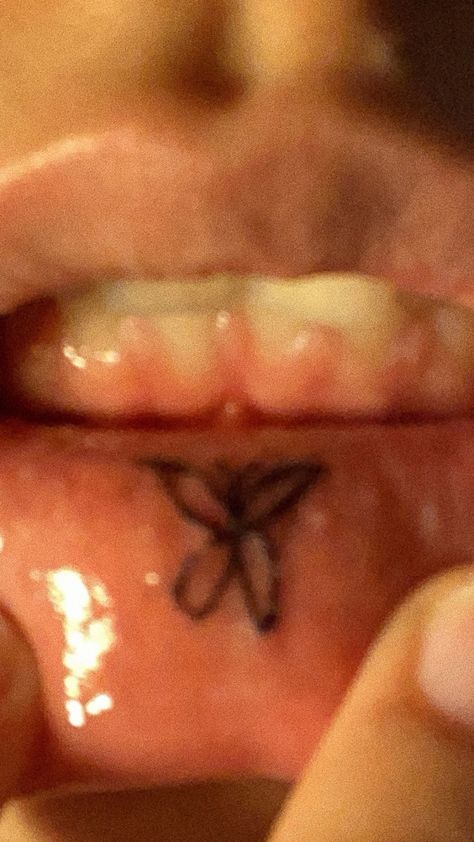 Star Lip Tattoo, Underlip Tattoos, Underlip Tattoo, Under Lip Tattoo, Funny Lip Tattoo, Lip Tats, Inside Lip Tattoos, Lip Tattoo Ideas, Butterfly Lips