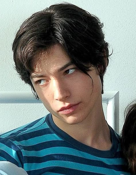 Ezra Miler, Ezra Miller Kevin, Ezra Miller, Photographie Portrait Inspiration, How To Make Origami, Perks Of Being A Wallflower, Actrices Hollywood, Portrait Inspiration, Attractive People