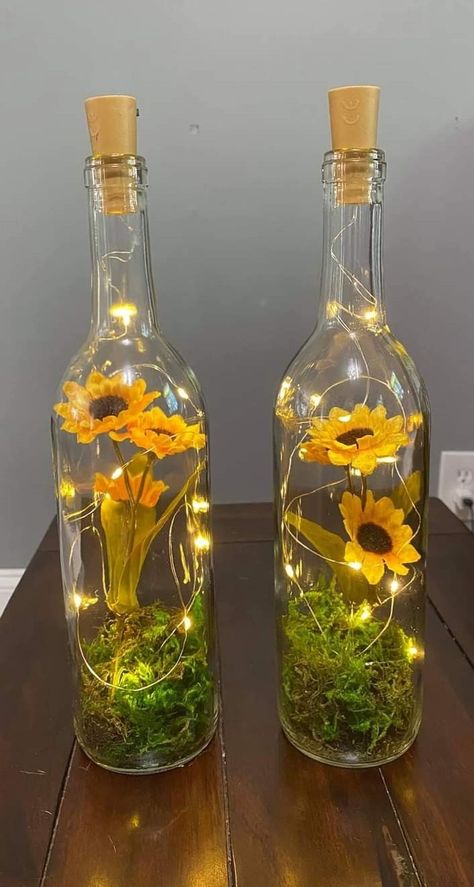 Bottle Diy Crafts, Sunflower Centerpieces, Bottle Centerpieces, Flower Bottle, Glass Bottle Diy, Bottle Diy, Diy Glass Bottle Crafts, Wine Bottle Art, Wine Bottle Diy Crafts