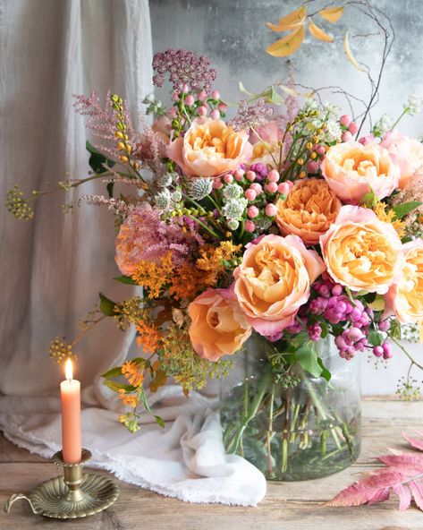 Flower Arrangements Business, Colorful Flower Arrangements Diy, High Tea Floral Arrangements, Small Spring Floral Arrangements, Neutral Flower Arrangements, Whimsical Floral Arrangements, Peony Arrangements, Spring Flower Arrangements Centerpieces, Small Floral Arrangements