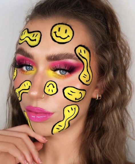 Put your best face forward. 🙂 📸 @emmafarrellmakeup #SmileyFace #Positivity #Creativity #Smiley 🙂 Adult Face Painting, Scary Clown Makeup, Carnival Makeup, Rave Makeup, Scary Clowns, Face Forward, Crazy Makeup, Best Face, Clown Makeup