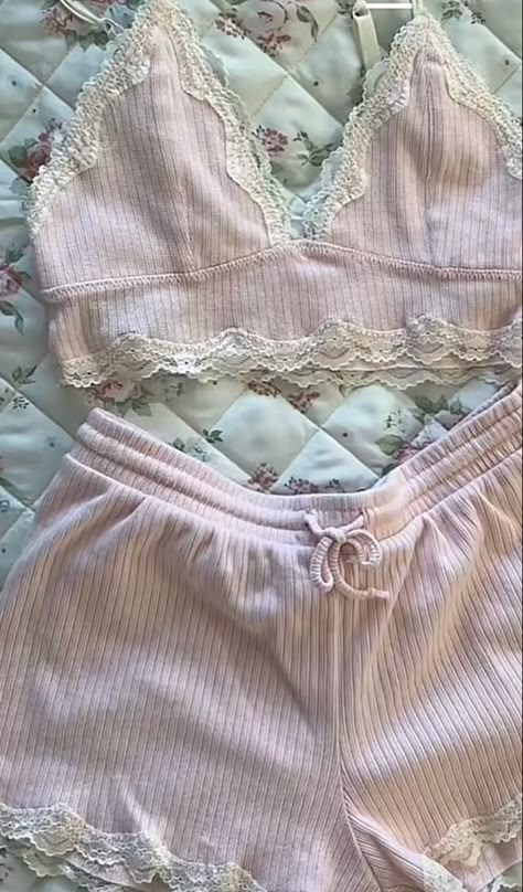 Cute Sleep Outfits, 70s Pyjamas, Langerai Outfits Aesthetic, C Cup Example, Modern Nightgown, Lacy Pajamas, Diy Pajama Set, Coquette Pyjamas, Pajama Set Aesthetic