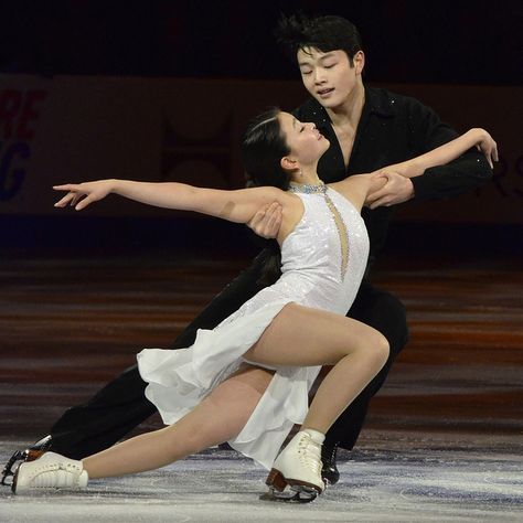 Maia and Alex Shibutani. Ice Dancing, I will be watching out for these guys in the next Winter Olympics! Maia And Alex Shibutani, Partner Figure Skating, Pair Dancing, Alex Shibutani, Pairs Figure Skating, Ice Dancing, Figure Ice Skates, Skating Ice, Figure Skating Outfits