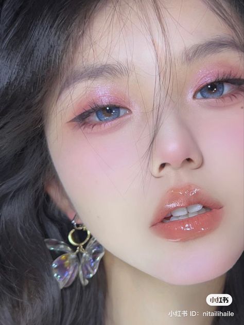 Doujin Makeup Trend, Pinkish Makeup, Douyin Beauty, Aesthetic Face, Makeup Asian, Chinese Makeup, Inspo Makeup, Douyin Makeup, Makeup Board