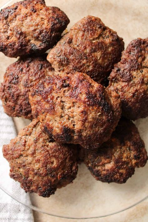 Beef Breakfast Sausage Patties Homemade Beef Sausage, Beef Breakfast Sausage, Breakfast Sausage Seasoning, Breakfast Sausage Patties, Turkey Sausage Recipes, Ground Beef Breakfast, Homemade Breakfast Sausage, Homemade Seasoning, Sausage Seasoning