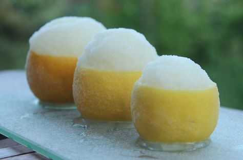 Limoncello Sorbet Lemoncello Dessert, Limoncello Sorbet, Limoncello Desserts, Summer Sorbet, Limoncello Recipe, Homemade Limoncello, Sorbet Recipe, Sorbet Recipes, Italy Food