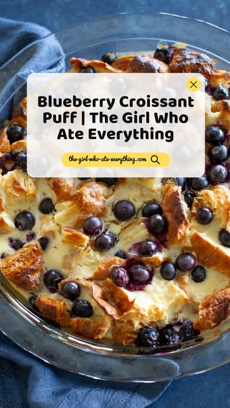 This Blueberry Croissant Puff is a delicious breakfast loved by all! It's made from buttery croissants, fruit, and a cream cheese mixture. Blueberry Croissant Puff, Blueberry Cream Cheese Croissants, Breakfast Ideas Croissant, Blueberry Croissant, Blueberry Croissant Breakfast Bake, Croissant Breakfast Pie, Blueberry Croissant Bake, Breakfast Pie, Cheese Croissant