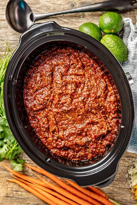 Slow Cooker No Bean Chili, Texas Chili Recipe Crockpot No Beans, Texas Soup, Chile Beans, Chilli Recipe Crockpot, Mild Chili Recipe, Chili Recipe Slow Cooker, No Meat Chili Recipe, Slow Cooker Chilli