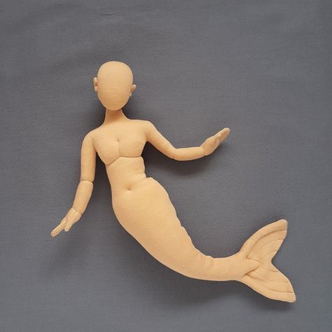 Doll Mermaid, Mermaid Crafts, Mermaid Diy, Art Dolls Cloth, Mermaid Pattern, Doll Family, Spirit Dolls, Mermaid Dolls, Mermaid Tails