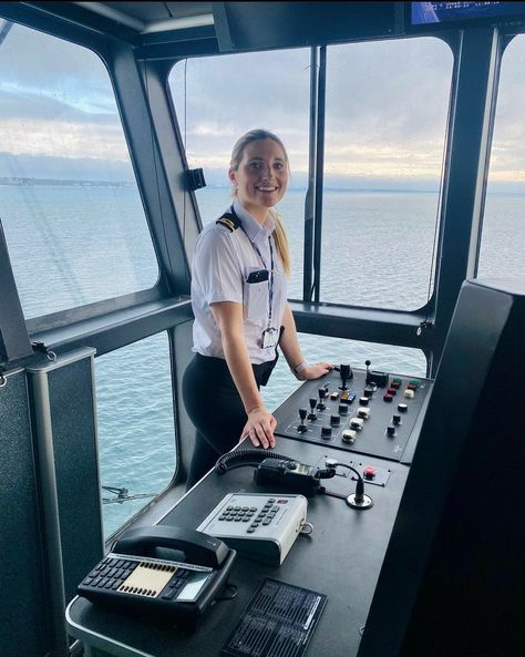 Female Navy Officer, Sailor Aesthetic, Underwater Welding, Marine Officer, Navy Girl, Toronto Travel, Merchant Navy, Sea Captain, Photos Of Women