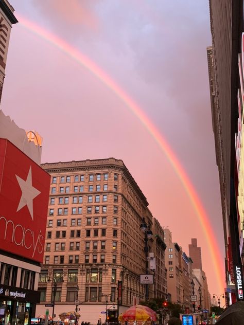 Nyc Pride Aesthetic, New York Sunset Aesthetic, Nyc Sunset Aesthetic, Sunset Nyc, Nyc Sunset, New York Sunset, Rainbow City, Rainbow Sunset, Teen Style